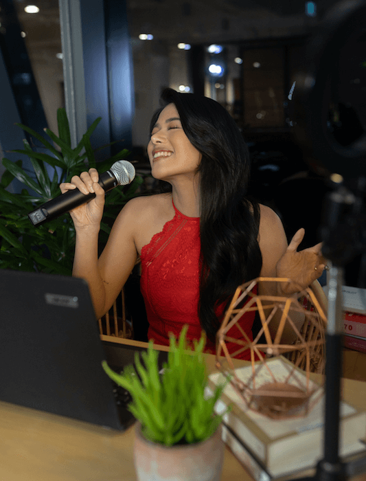 From small gigs to becoming a singing sensation: Gigi De Lana takes ...